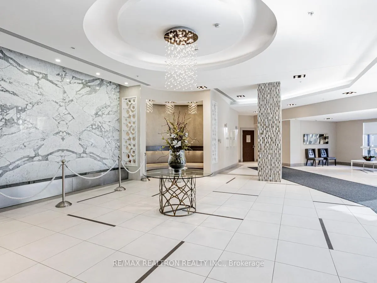 Photo 1 of Unit LPH 2-7, 75 North Park Road, Vaughan, Beverley Glen — HOMEH
