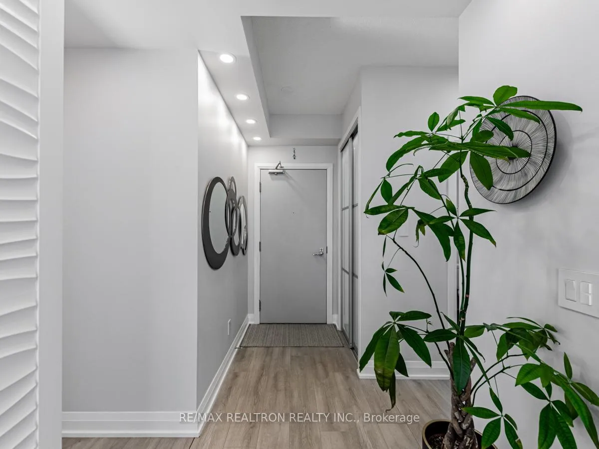 Photo 4 of Unit LPH 2-7, 75 North Park Road, Vaughan, Beverley Glen — HOMEH
