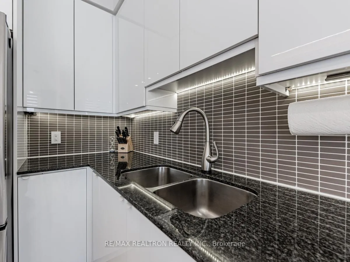Photo 10 of Unit LPH 2-7, 75 North Park Road, Vaughan, Beverley Glen — HOMEH