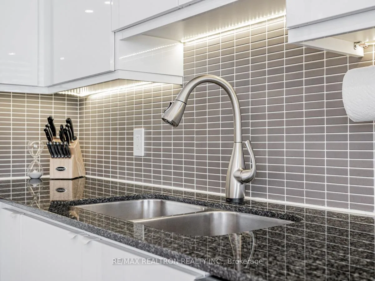 Photo 12 of Unit LPH 2-7, 75 North Park Road, Vaughan, Beverley Glen — HOMEH