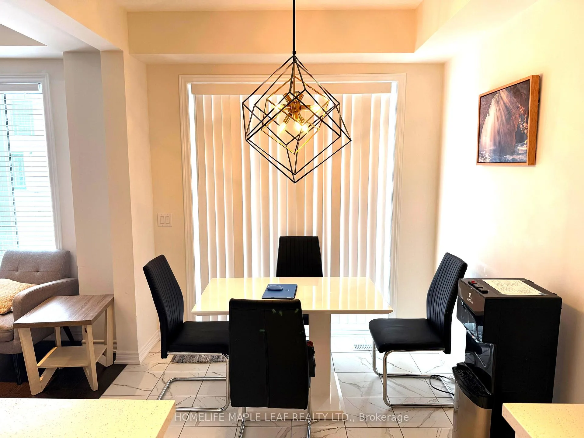 Photo 5 of 84 Grassbourne Avenue N, Kitchener — HOMEH