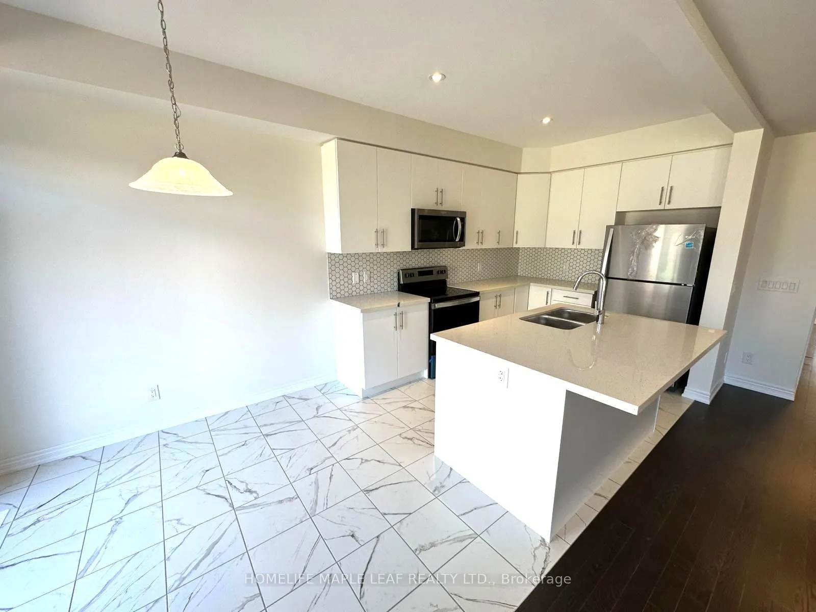 Photo 6 of 84 Grassbourne Avenue N, Kitchener — HOMEH