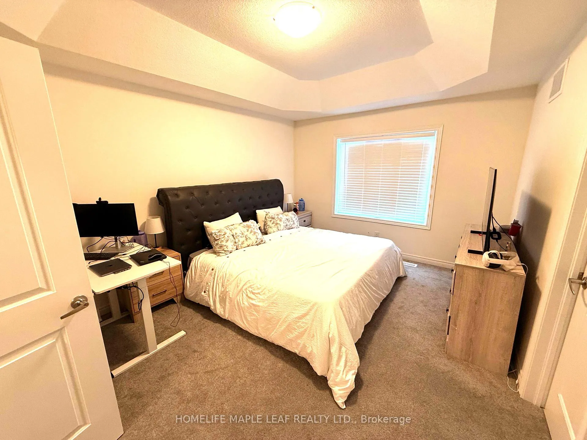 Photo 9 of 84 Grassbourne Avenue N, Kitchener — HOMEH
