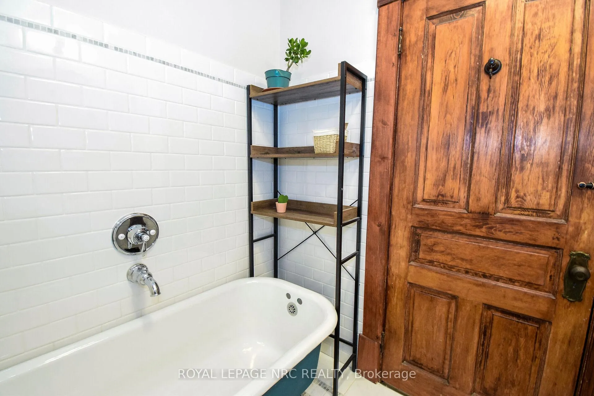 Photo 25 of 40 Louisa Street, St. Catharines, Downtown — HOMEH