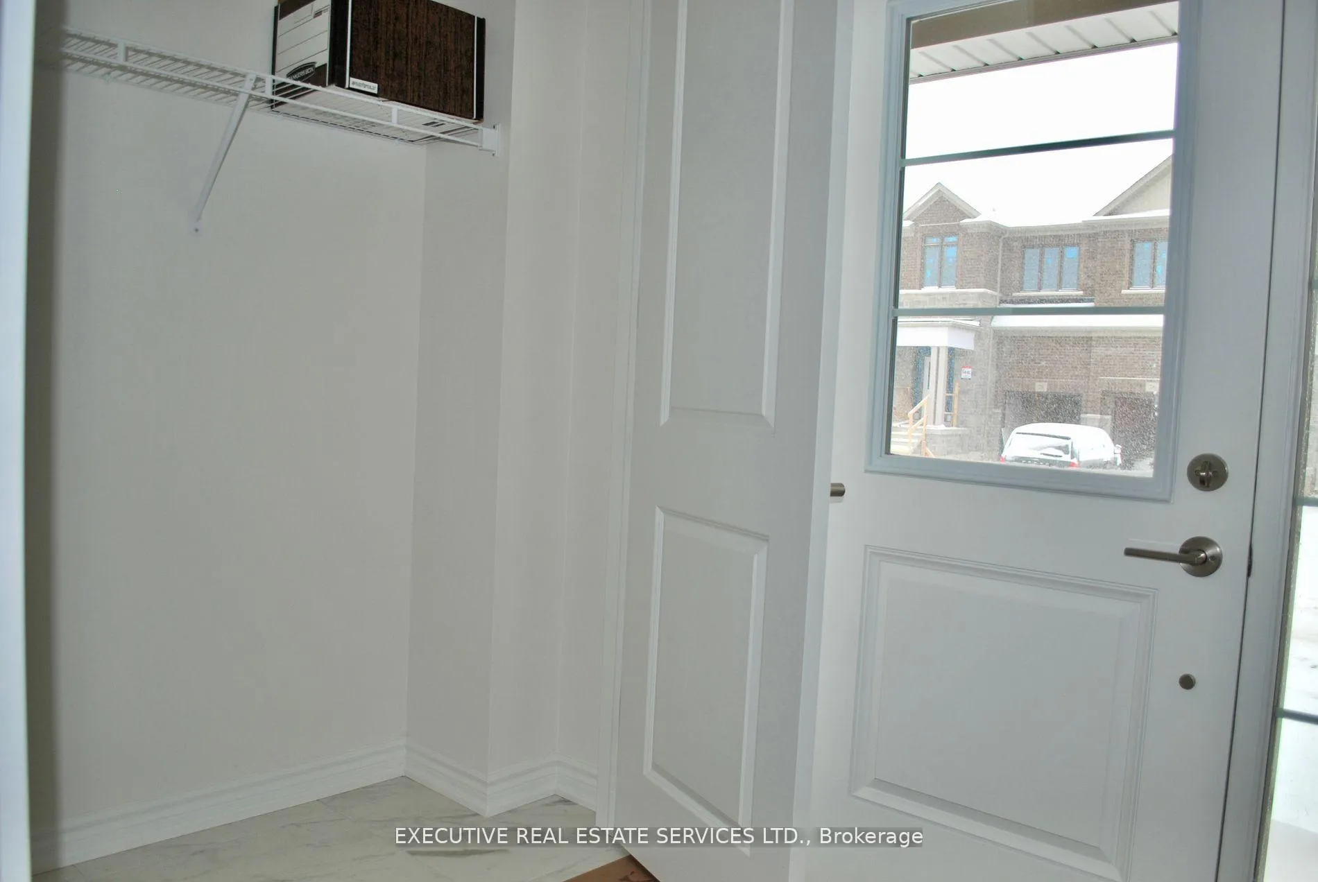 Photo 3 of 75 Phoenix Boulevard, Barrie, Rural Barrie Southeast — HOMEH