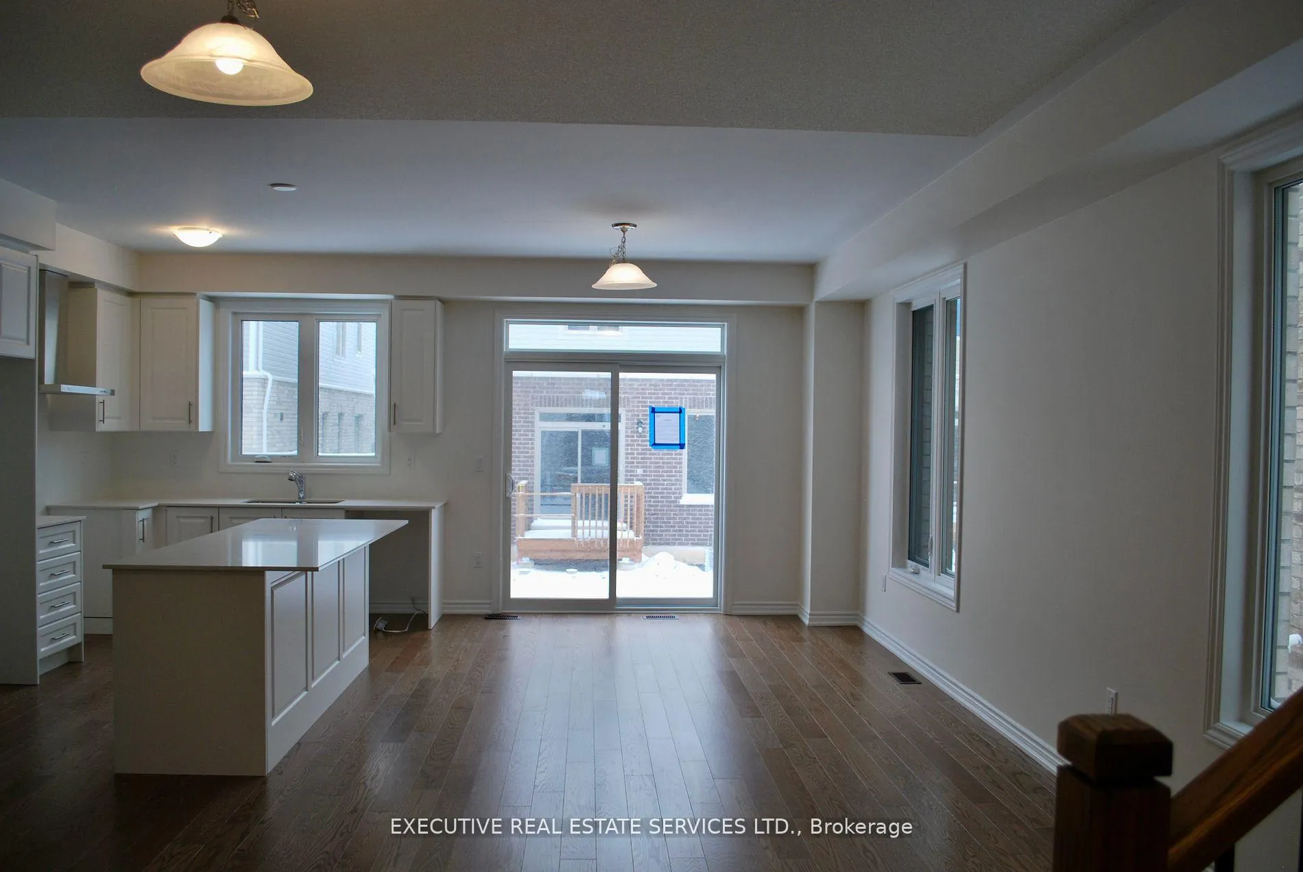 Photo 8 of 75 Phoenix Boulevard, Barrie, Rural Barrie Southeast — HOMEH