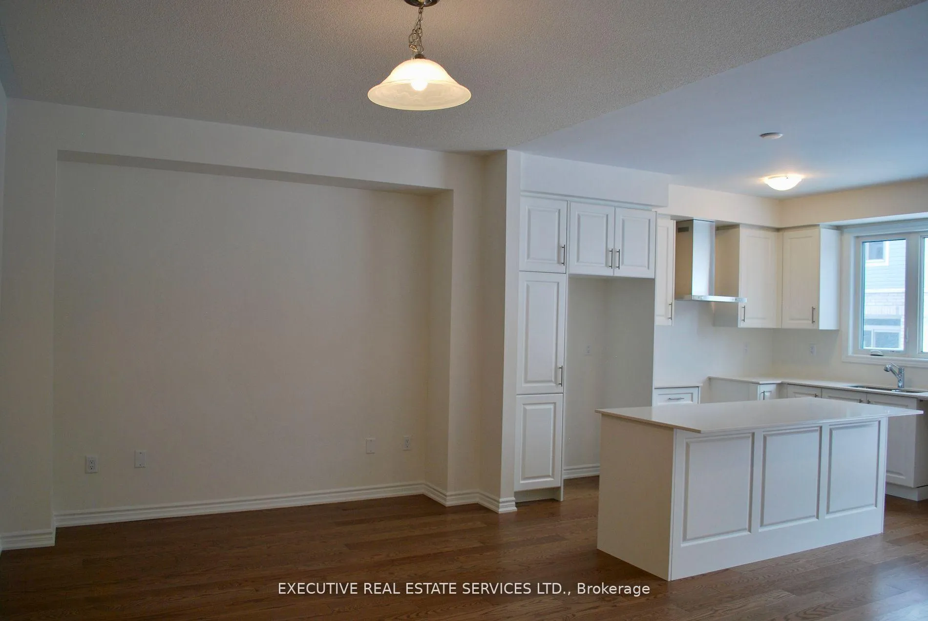 Photo 9 of 75 Phoenix Boulevard, Barrie, Rural Barrie Southeast — HOMEH