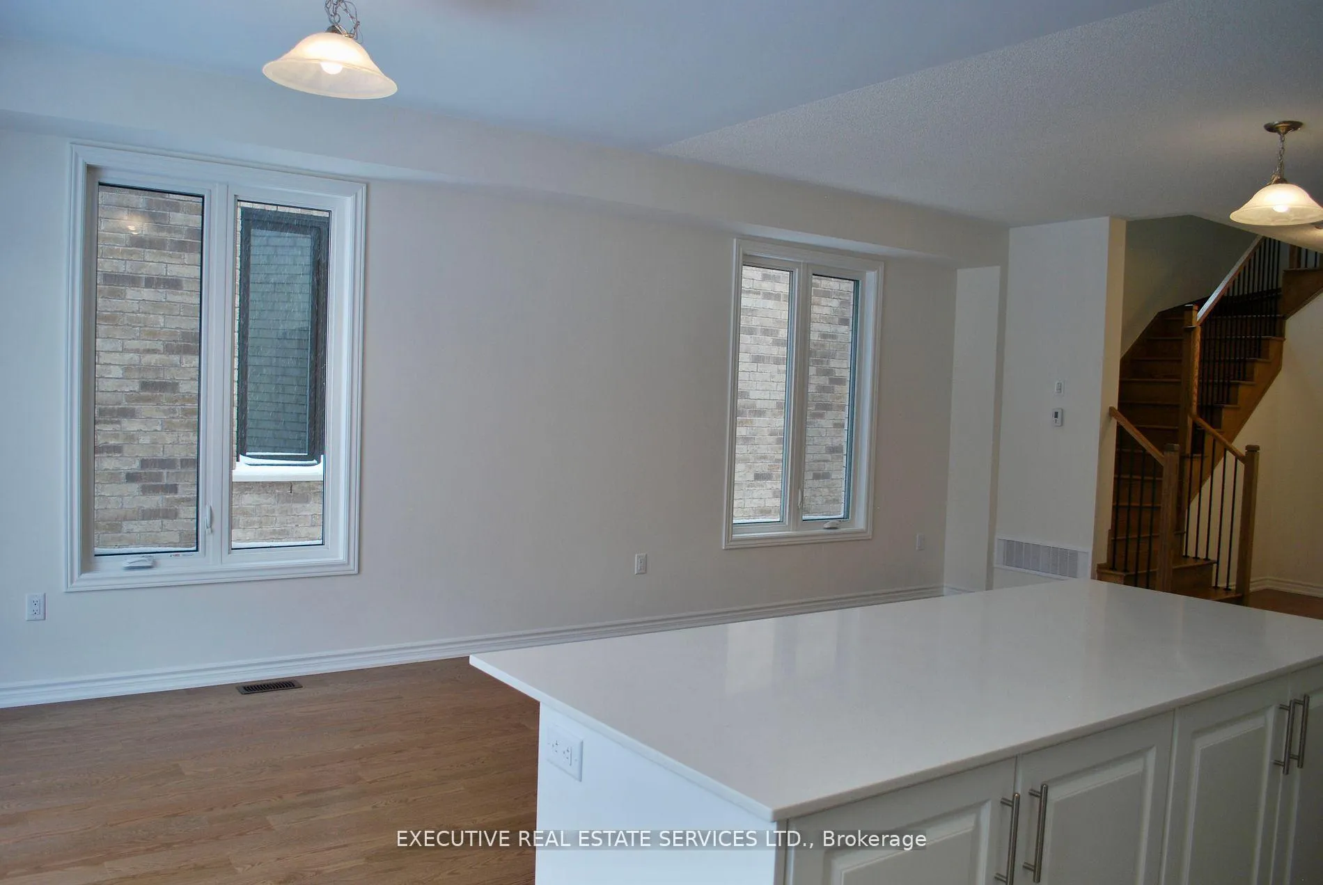 Photo 11 of 75 Phoenix Boulevard, Barrie, Rural Barrie Southeast — HOMEH