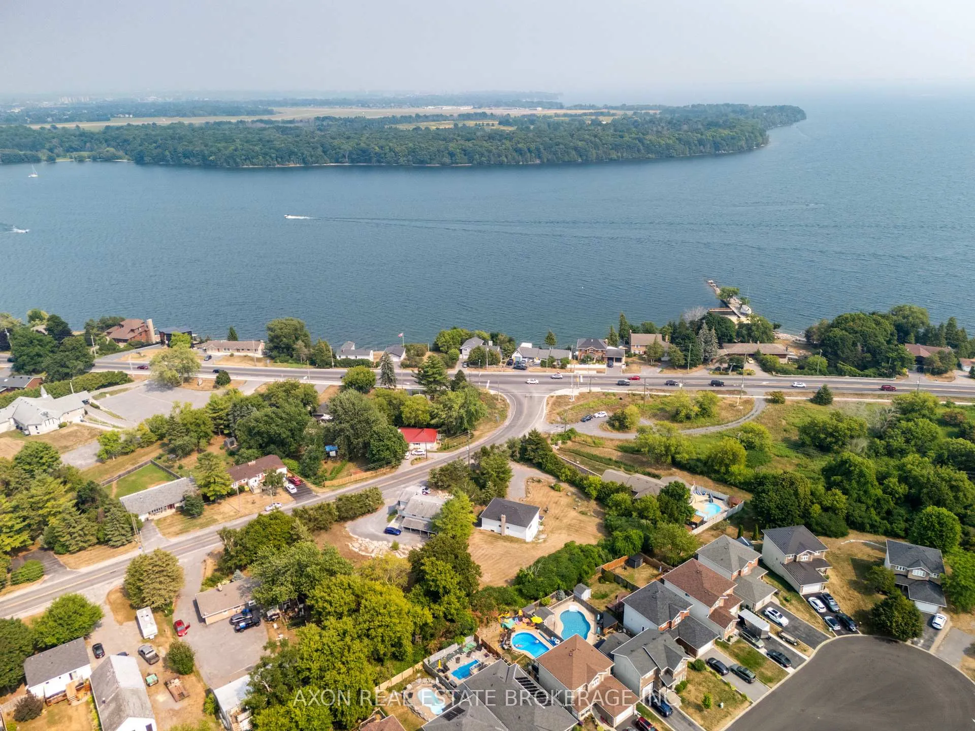 Photo 3 of 300-302 Coronation Boulevard, Loyalist, Amherstview — HOMEH