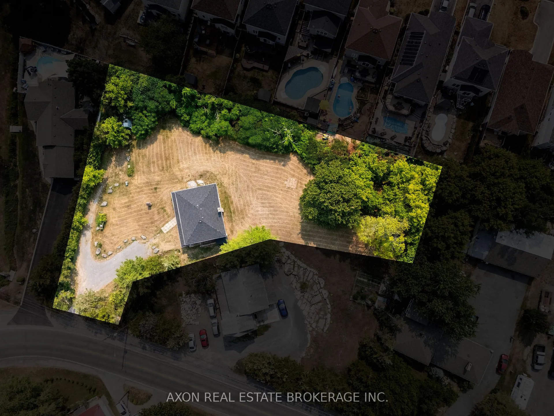 Photo 4 of 300-302 Coronation Boulevard, Loyalist, Amherstview — HOMEH