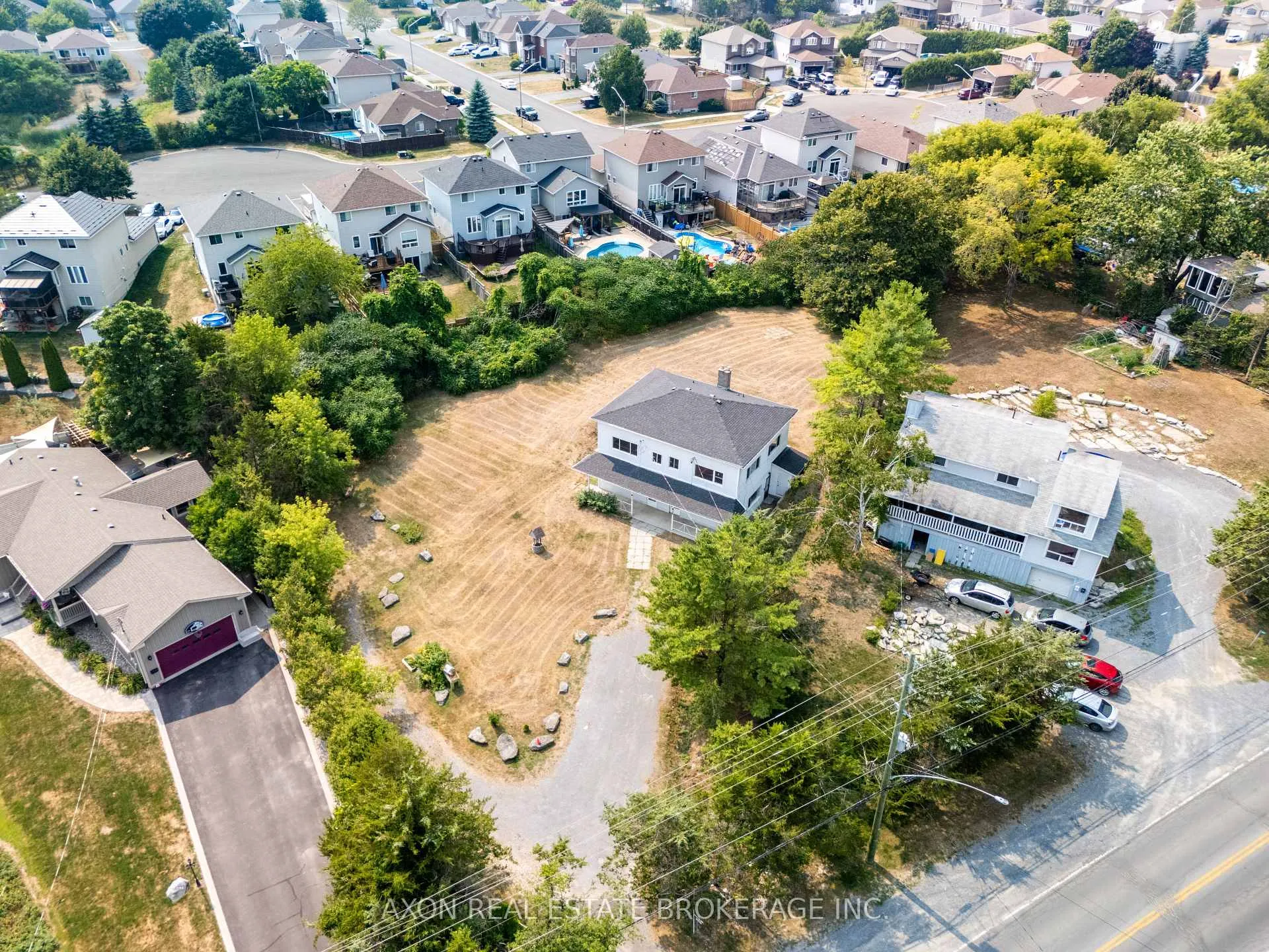 Photo 5 of 300-302 Coronation Boulevard, Loyalist, Amherstview — HOMEH