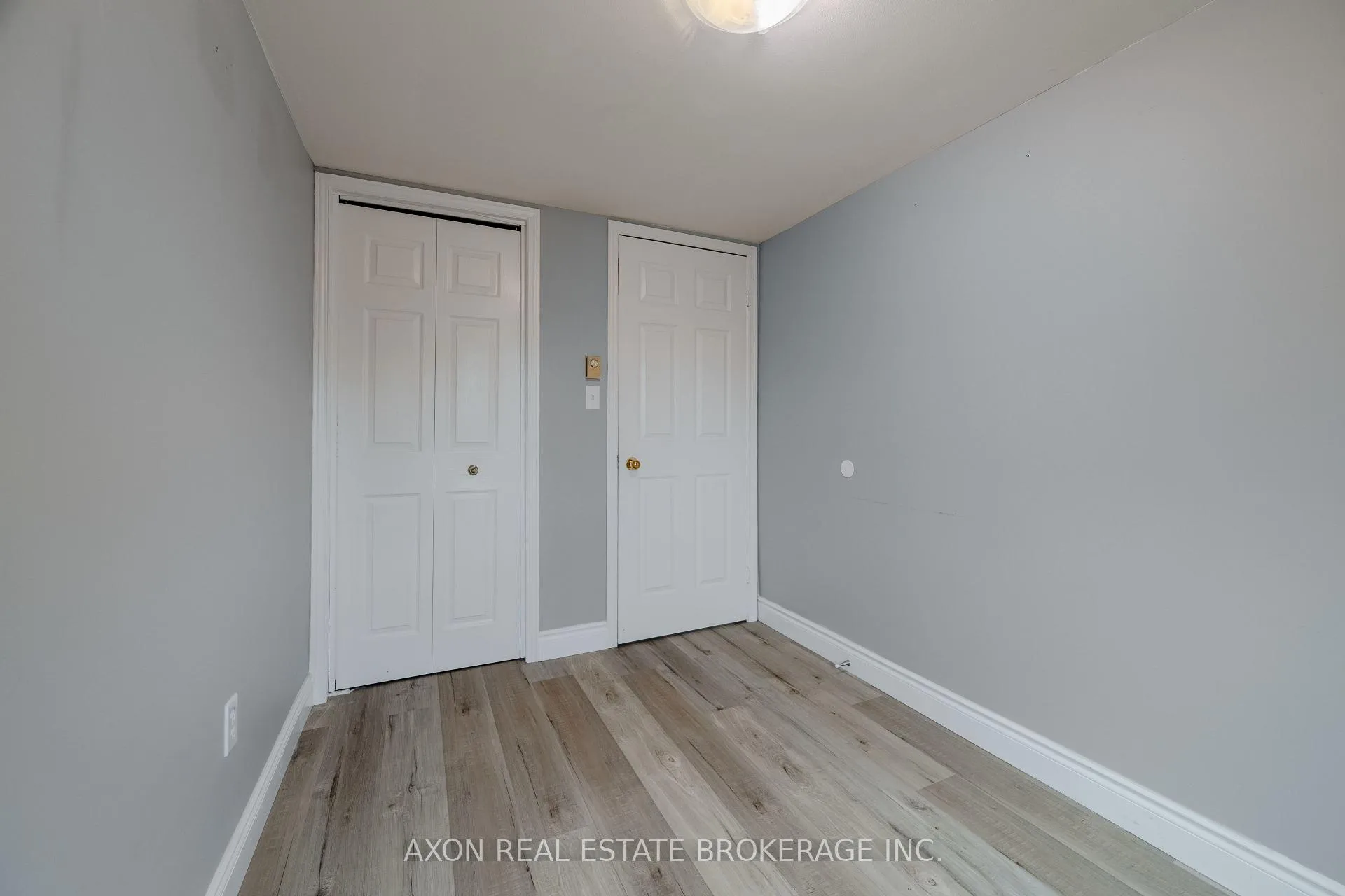 Photo 11 of 300-302 Coronation Boulevard, Loyalist, Amherstview — HOMEH