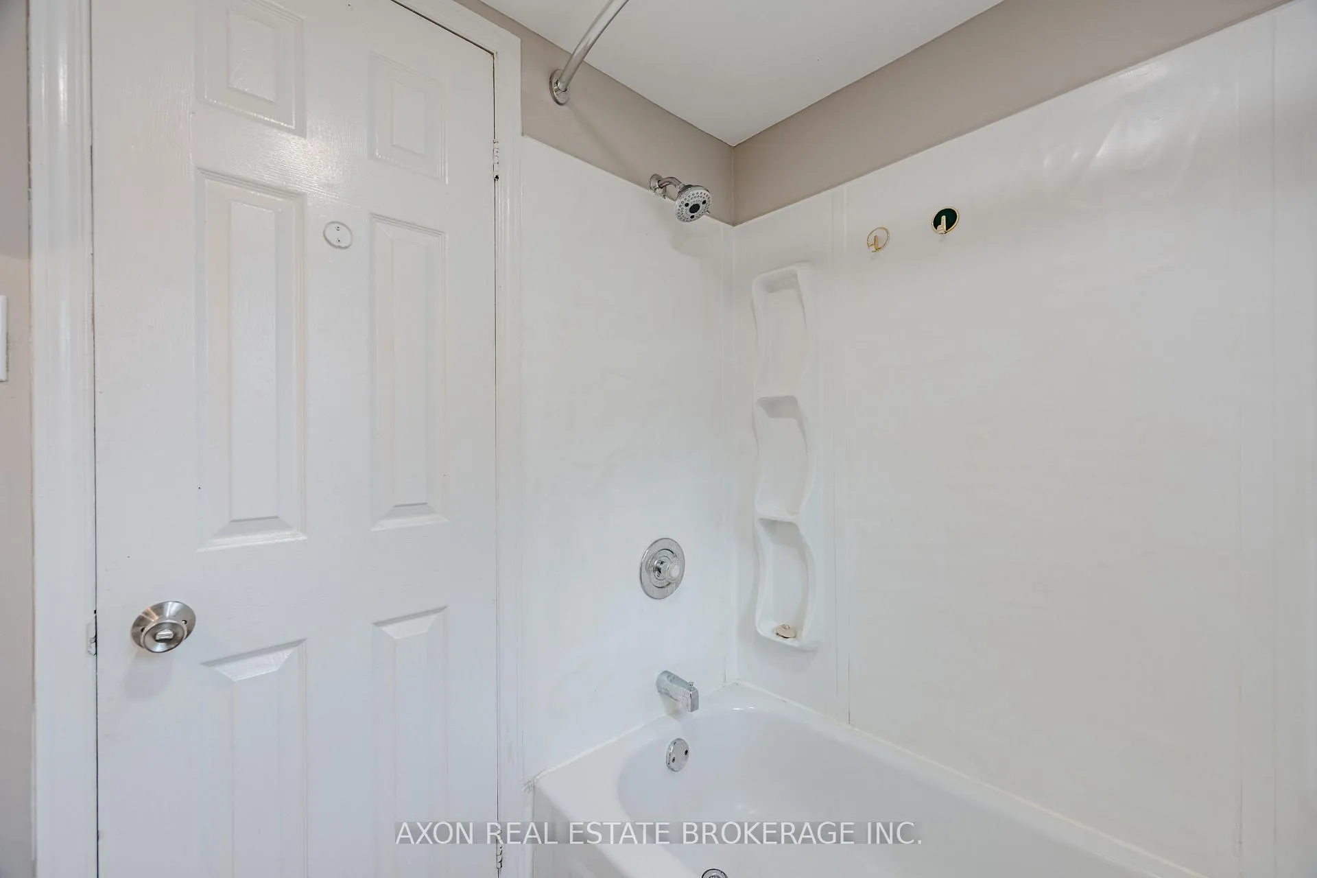 Photo 17 of 300-302 Coronation Boulevard, Loyalist, Amherstview — HOMEH