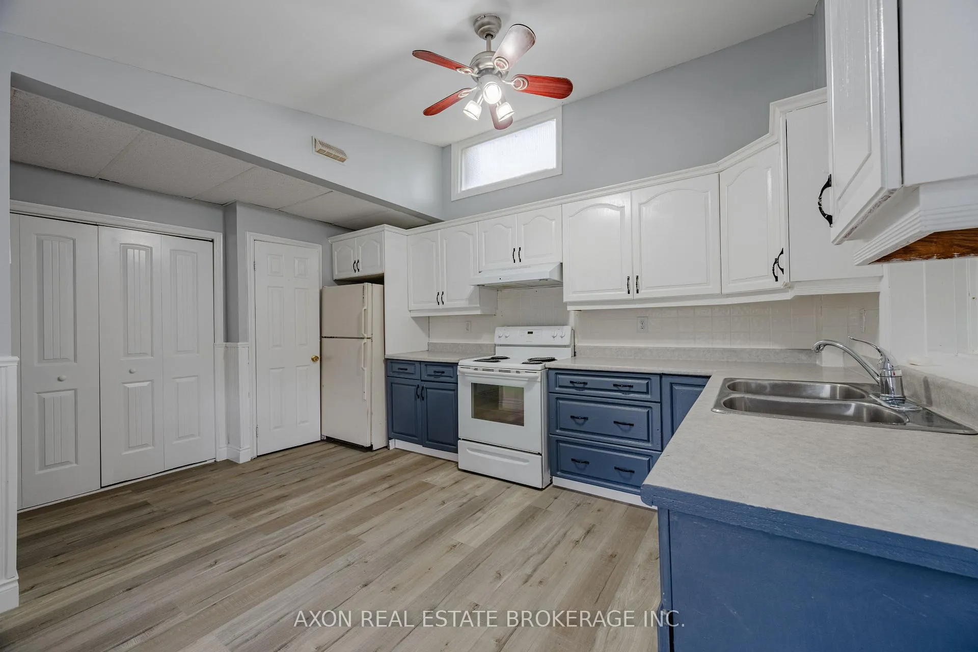 Photo 24 of 300-302 Coronation Boulevard, Loyalist, Amherstview — HOMEH