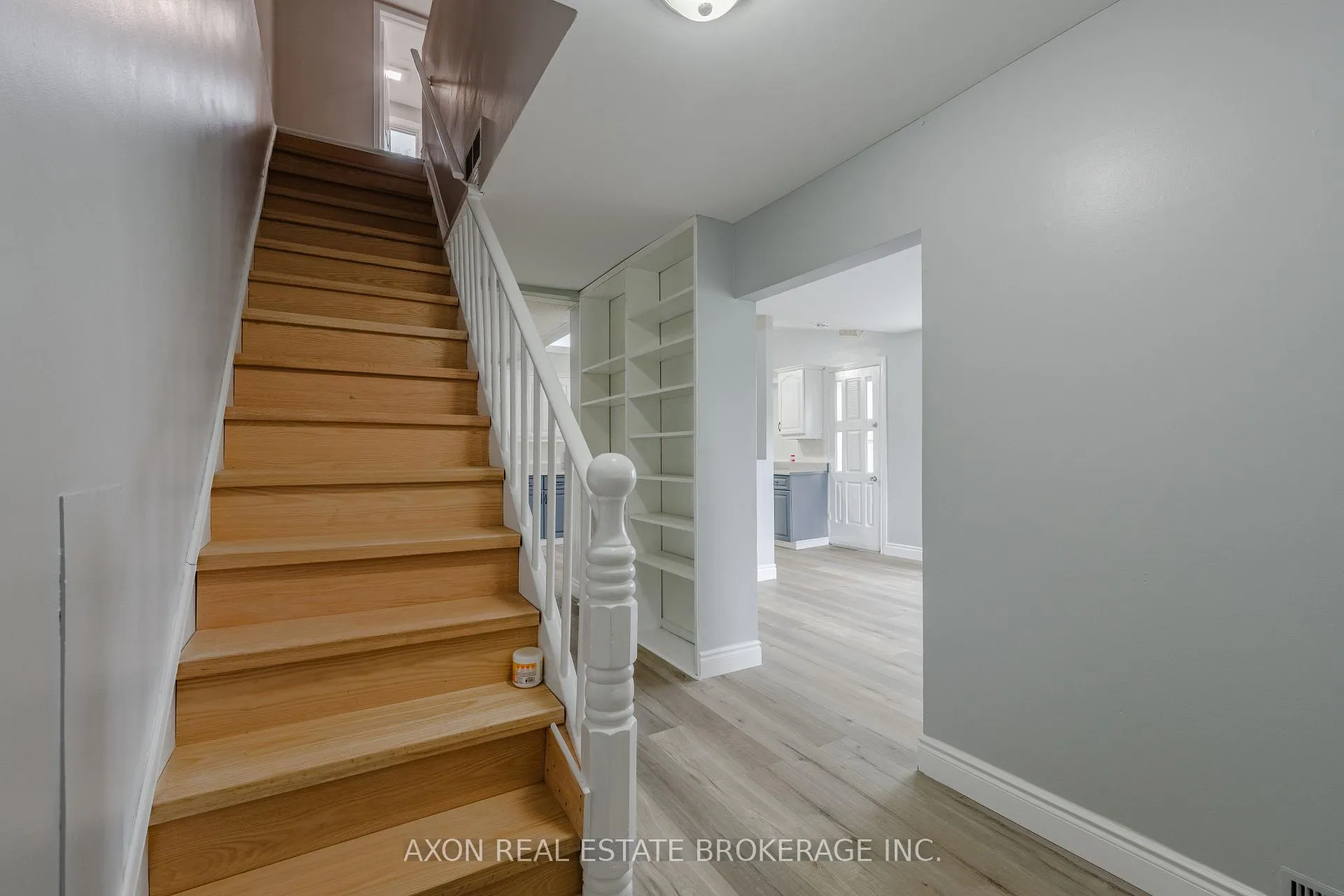 Photo 29 of 300-302 Coronation Boulevard, Loyalist, Amherstview — HOMEH