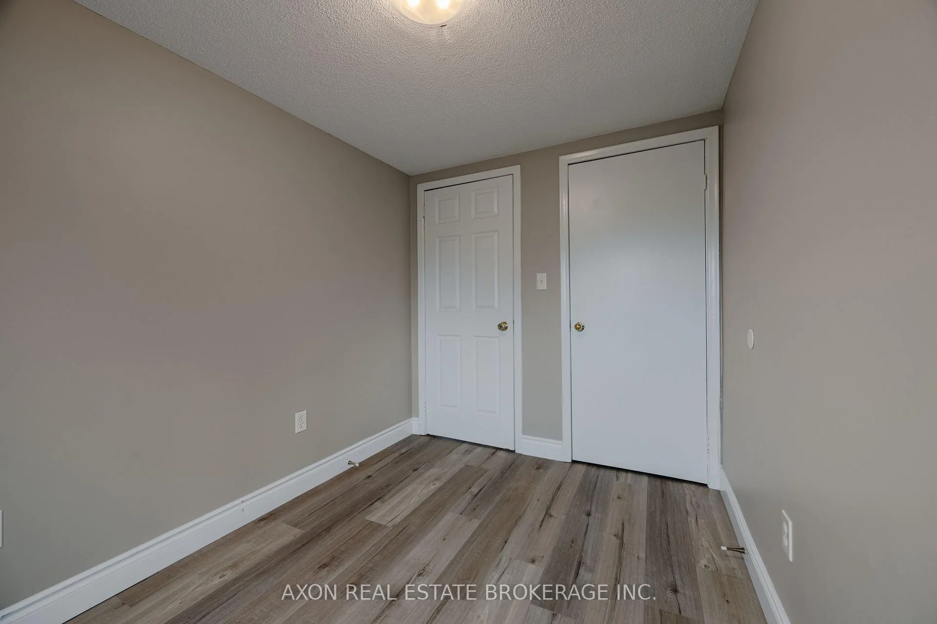 Photo 30 of 300-302 Coronation Boulevard, Loyalist, Amherstview — HOMEH