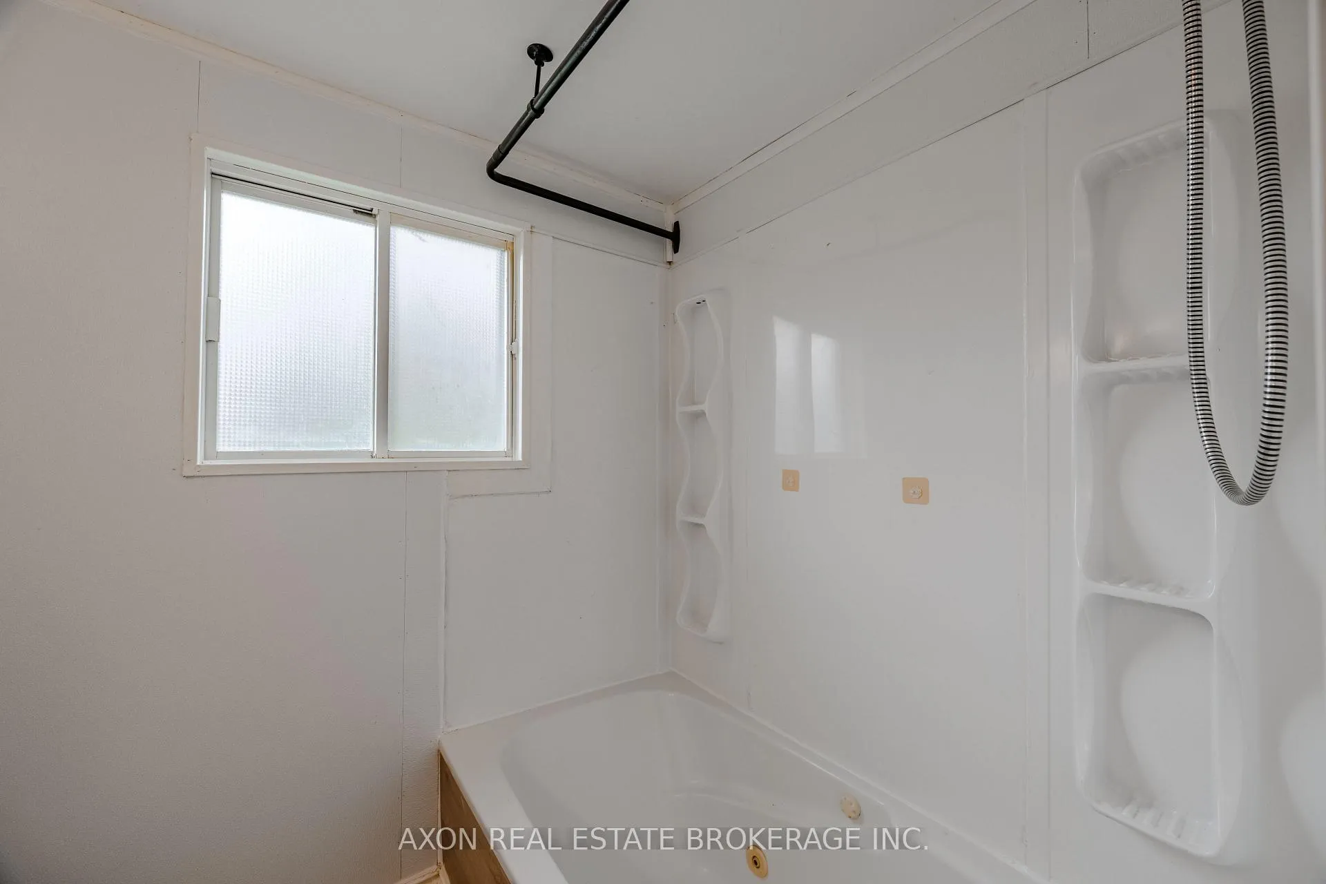 Photo 36 of 300-302 Coronation Boulevard, Loyalist, Amherstview — HOMEH