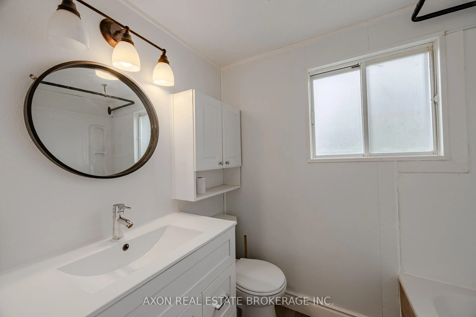 Photo 37 of 300-302 Coronation Boulevard, Loyalist, Amherstview — HOMEH