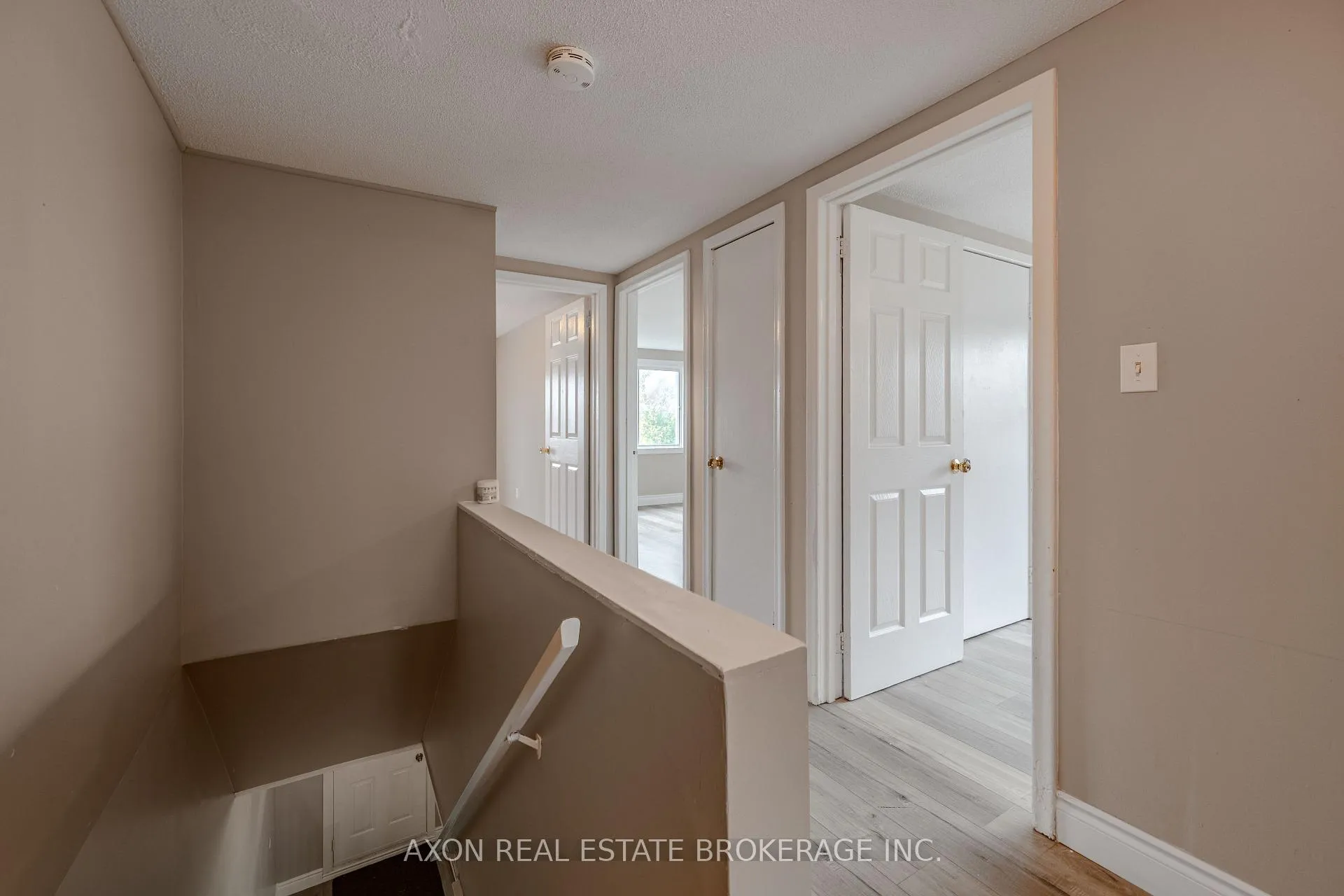 Photo 39 of 300-302 Coronation Boulevard, Loyalist, Amherstview — HOMEH