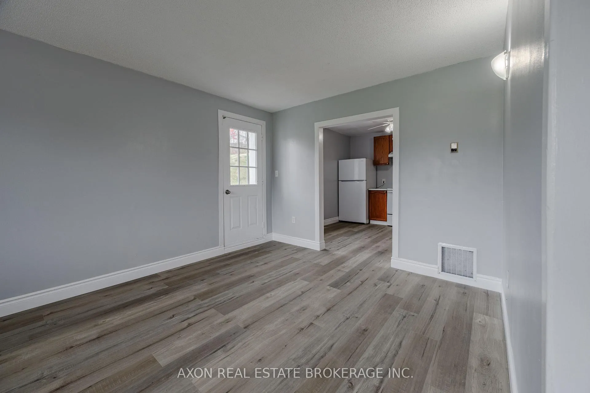 Photo 40 of 300-302 Coronation Boulevard, Loyalist, Amherstview — HOMEH