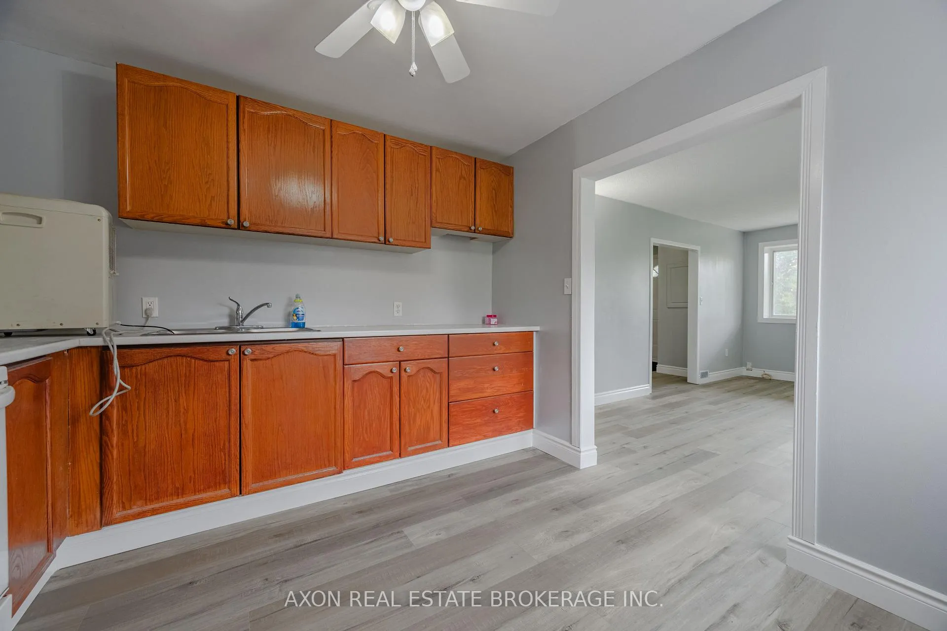Photo 41 of 300-302 Coronation Boulevard, Loyalist, Amherstview — HOMEH