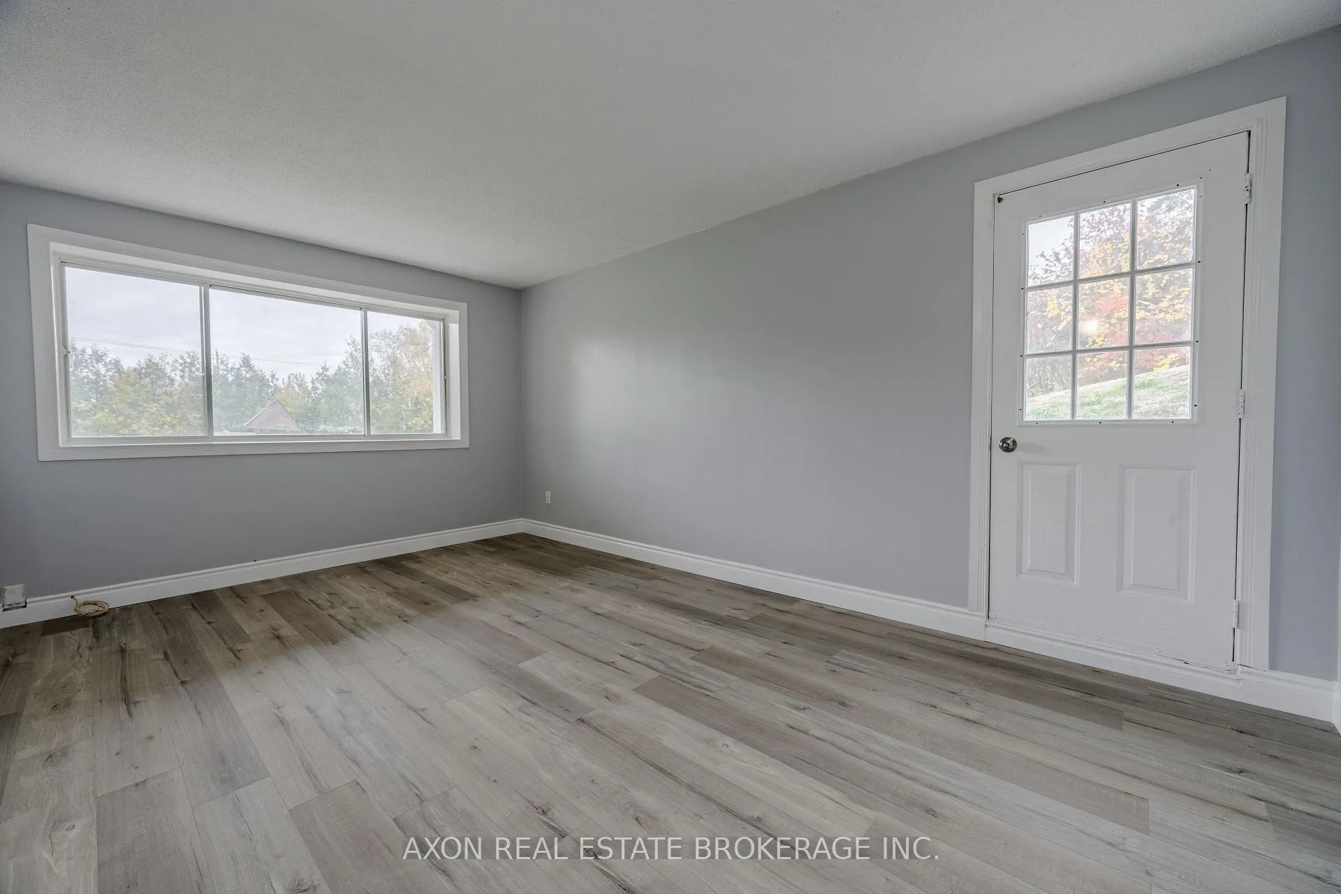 Photo 43 of 300-302 Coronation Boulevard, Loyalist, Amherstview — HOMEH