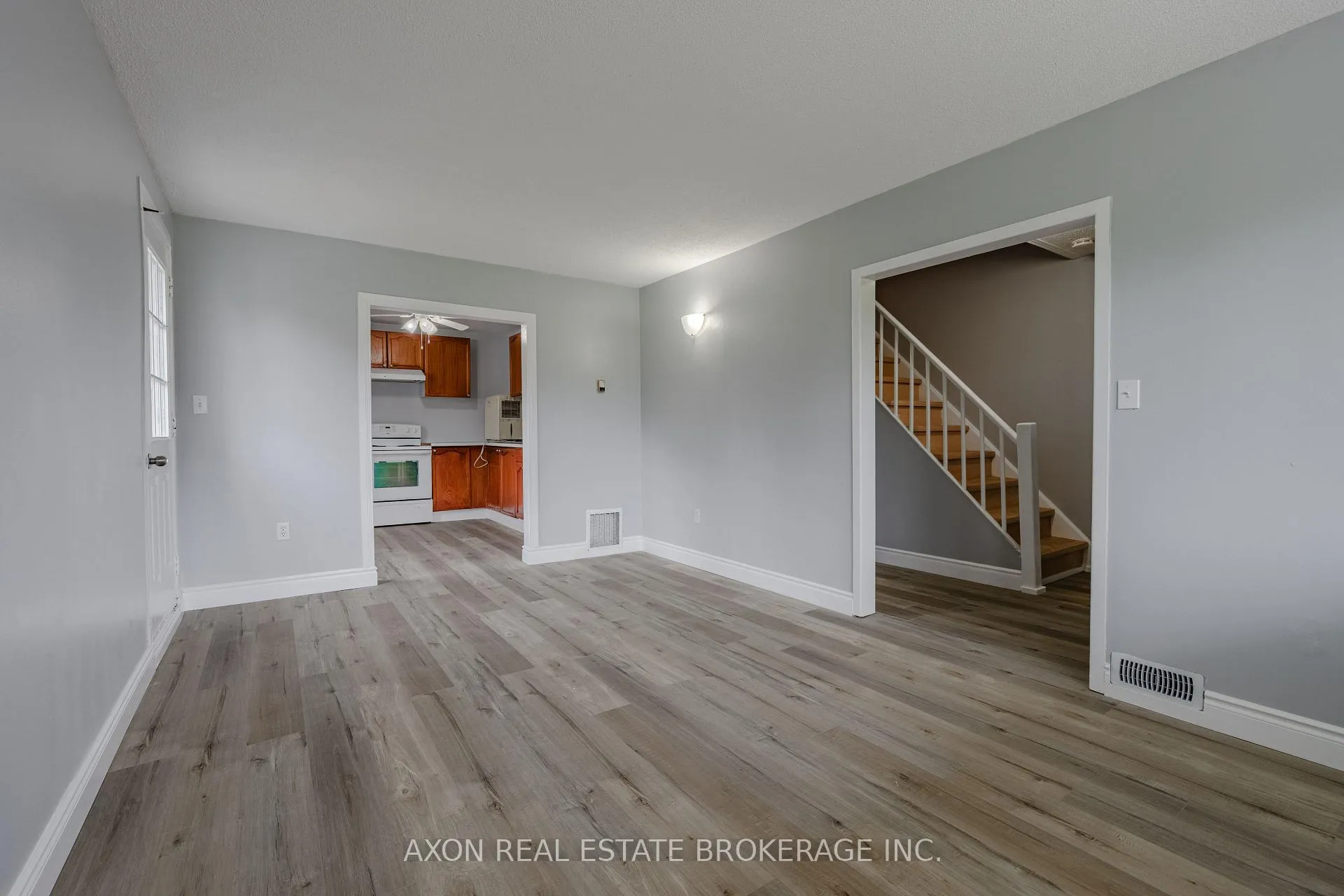 Photo 44 of 300-302 Coronation Boulevard, Loyalist, Amherstview — HOMEH