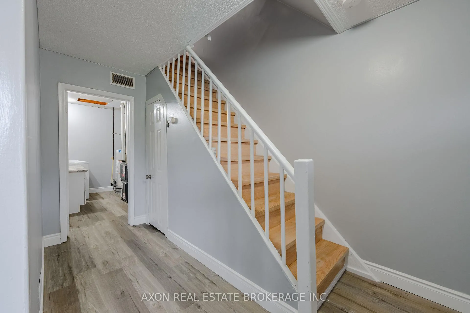 Photo 46 of 300-302 Coronation Boulevard, Loyalist, Amherstview — HOMEH