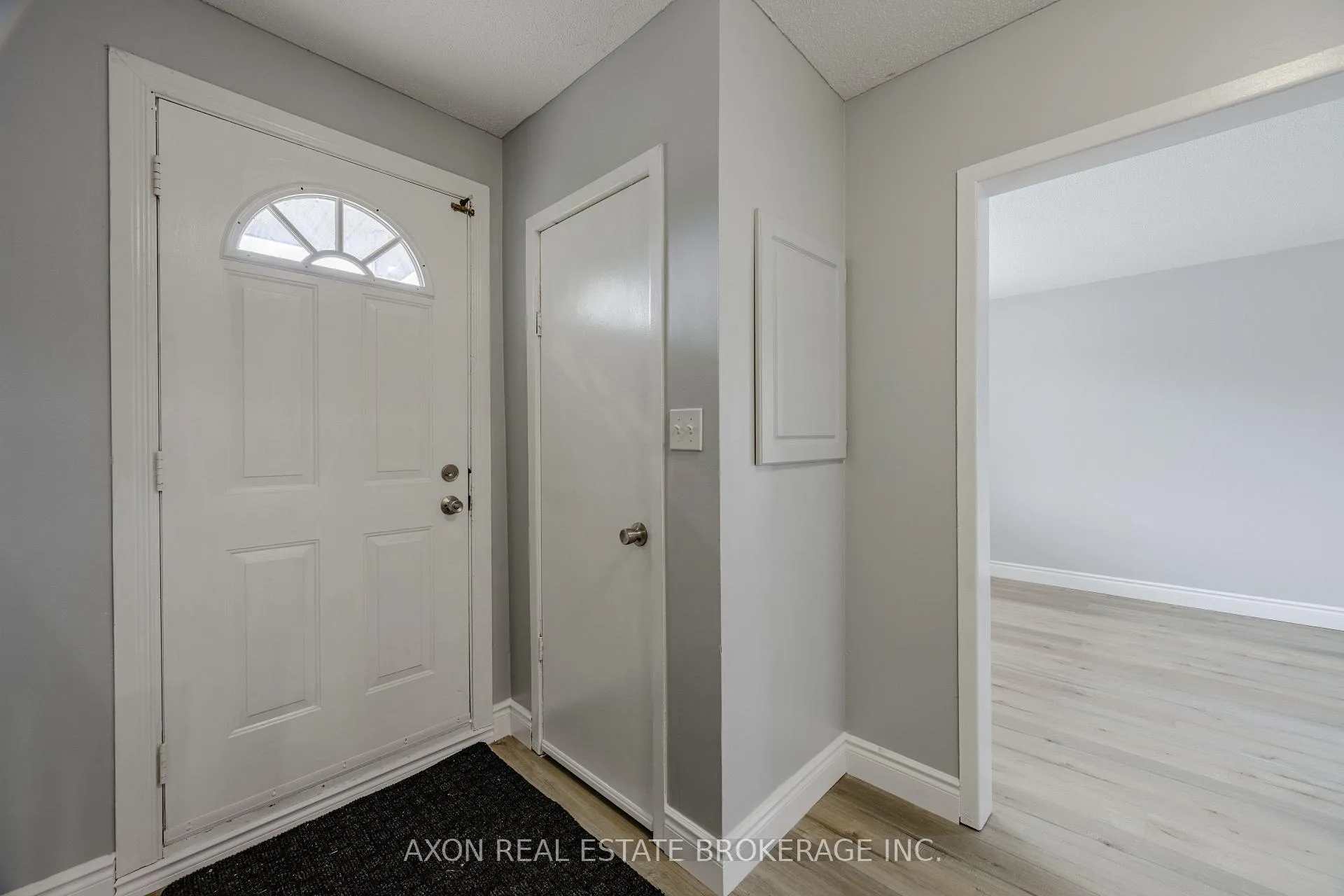 Photo 47 of 300-302 Coronation Boulevard, Loyalist, Amherstview — HOMEH