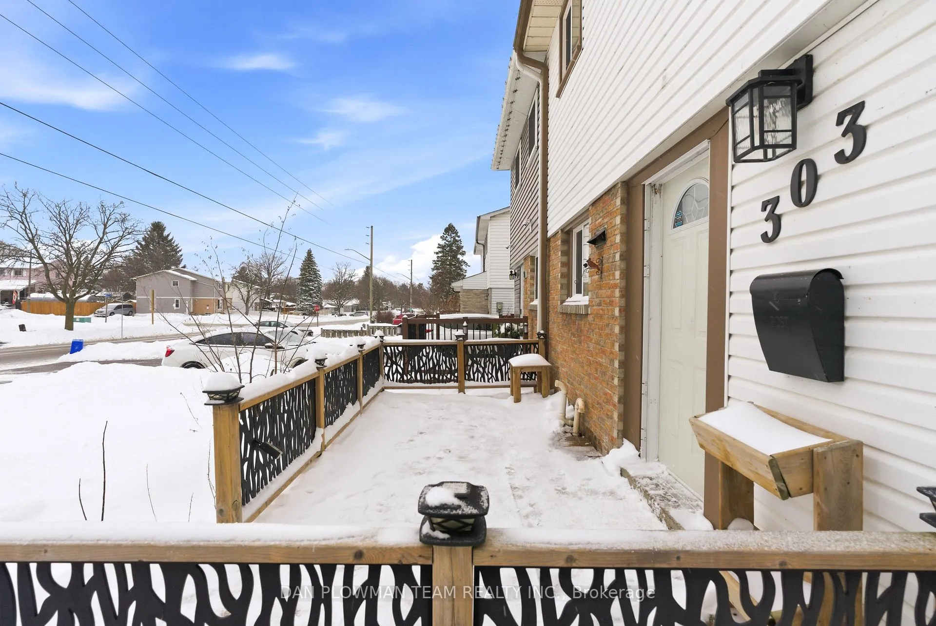 Photo 4 of 303 Phillip Murray Avenue, Oshawa, Lakeview — HOMEH