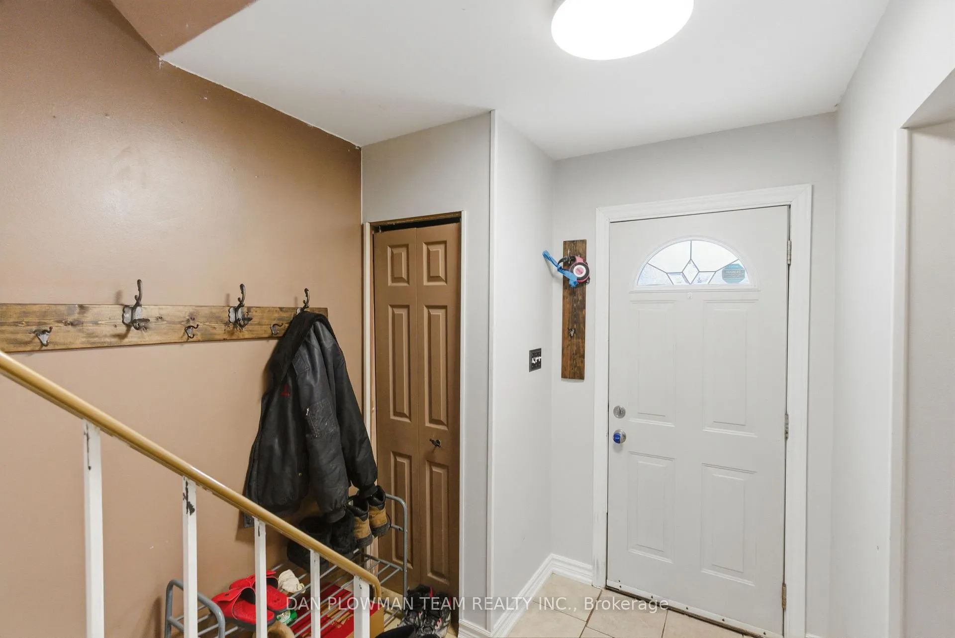Photo 5 of 303 Phillip Murray Avenue, Oshawa, Lakeview — HOMEH