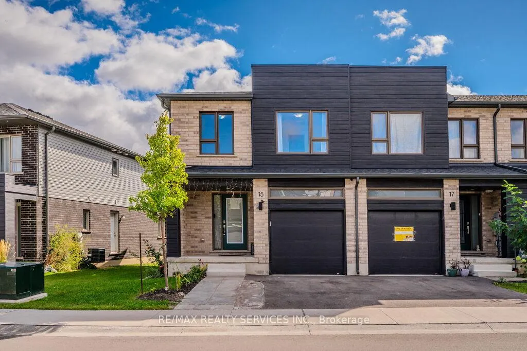 Photo 2 of 15 Pony Way, Kitchener — HOMEH