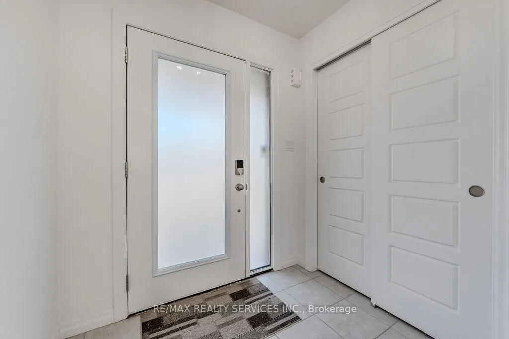 Photo 6 of 15 Pony Way, Kitchener — HOMEH