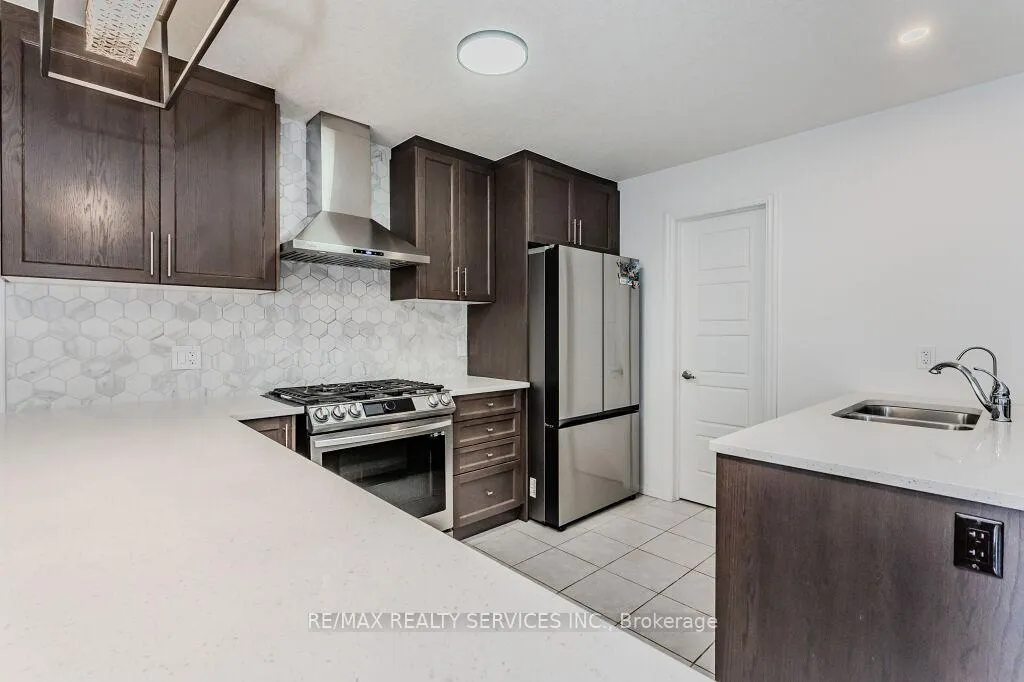 Photo 12 of 15 Pony Way, Kitchener — HOMEH