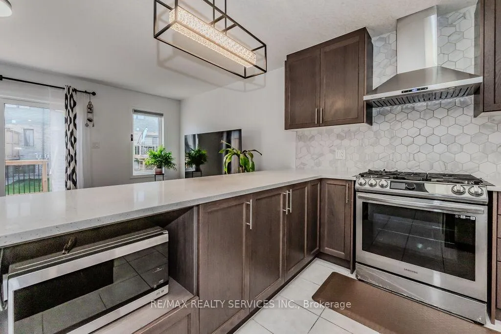 Photo 14 of 15 Pony Way, Kitchener — HOMEH