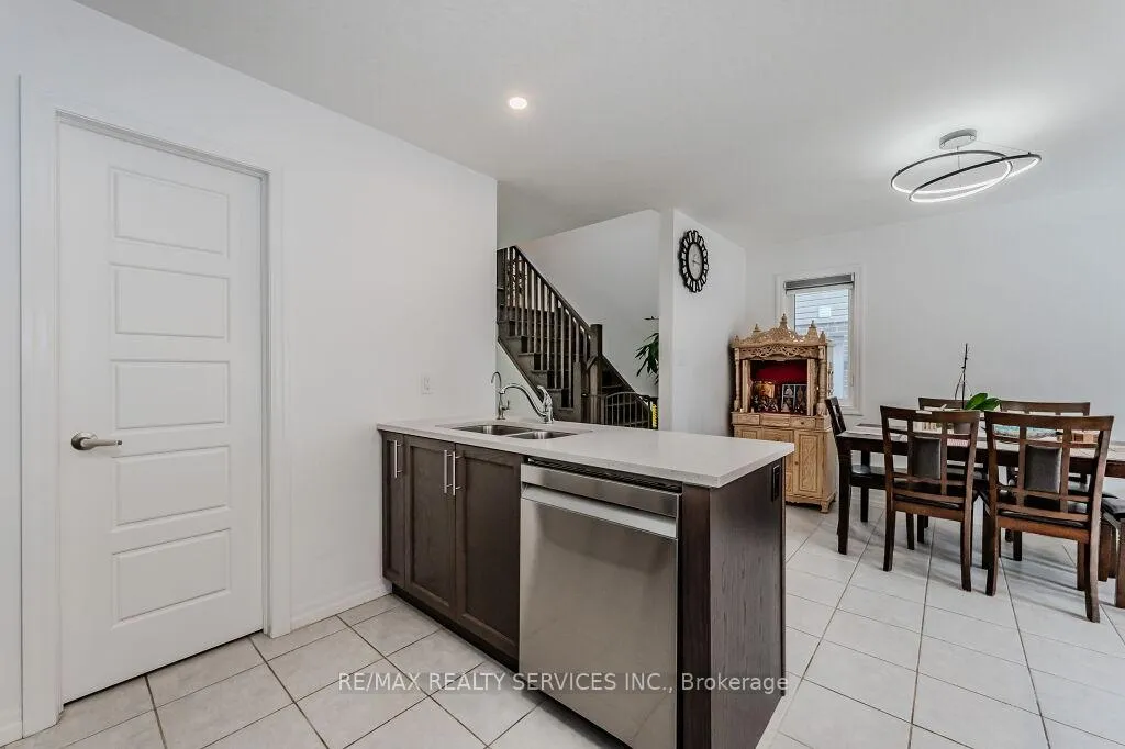 Photo 15 of 15 Pony Way, Kitchener — HOMEH