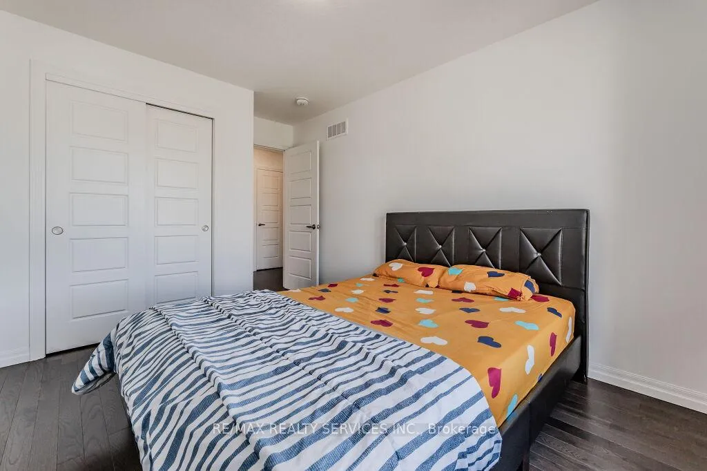 Photo 22 of 15 Pony Way, Kitchener — HOMEH