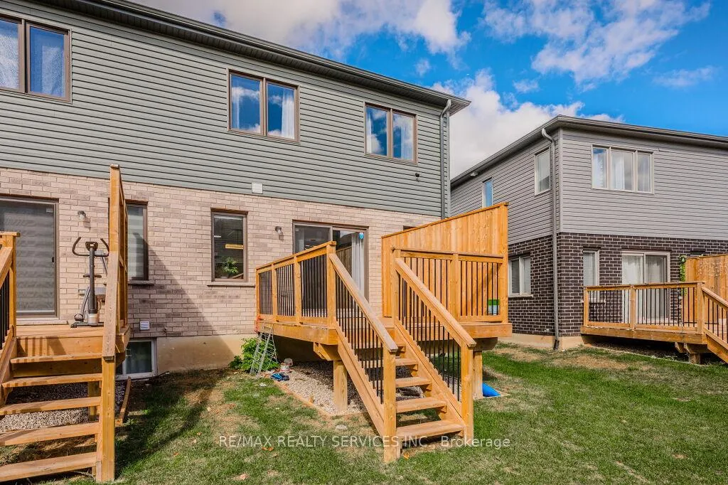 Photo 34 of 15 Pony Way, Kitchener — HOMEH