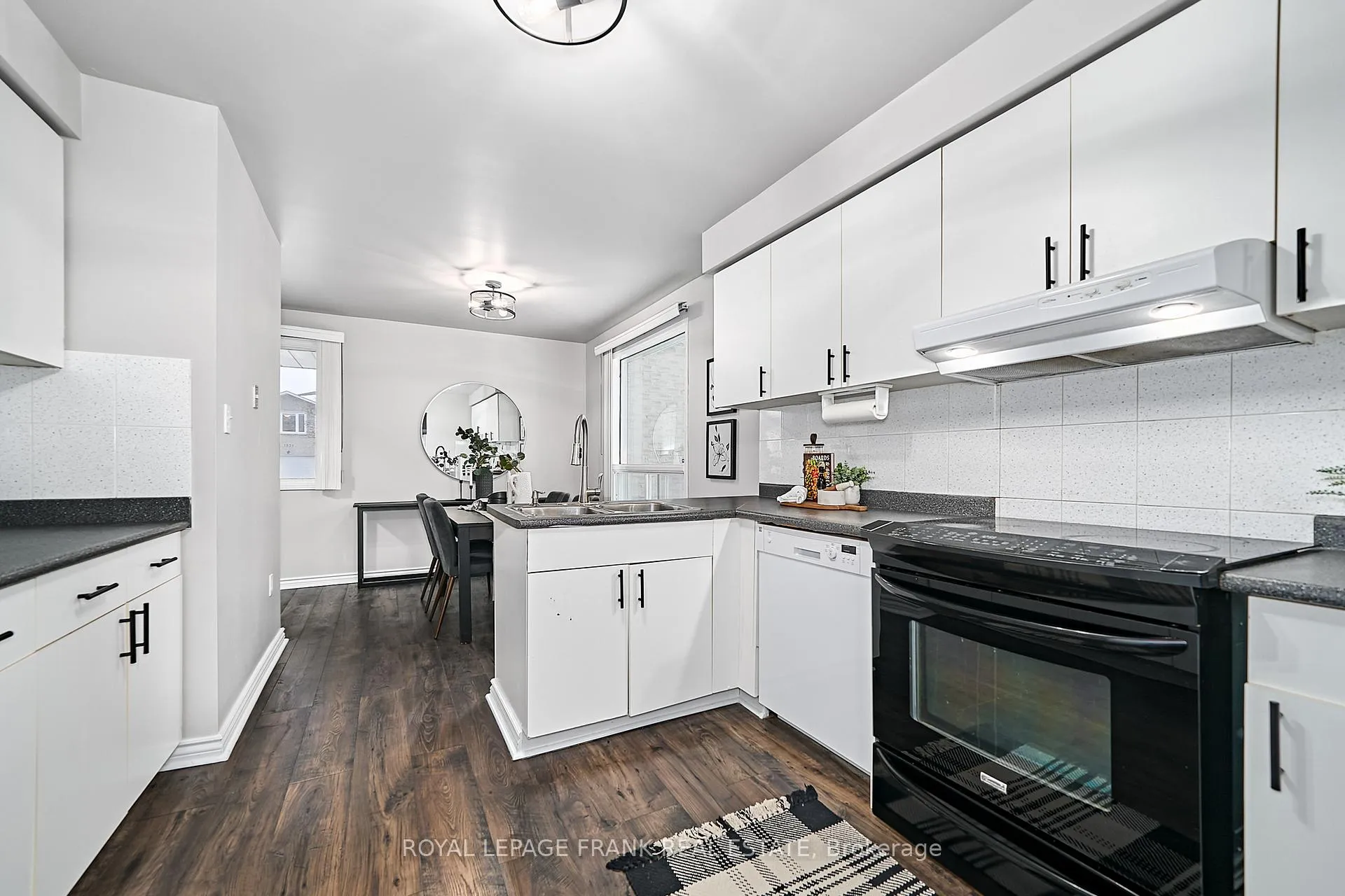 Photo 10 of 1042 Attersley Drive, Oshawa, Pinecrest — HOMEH