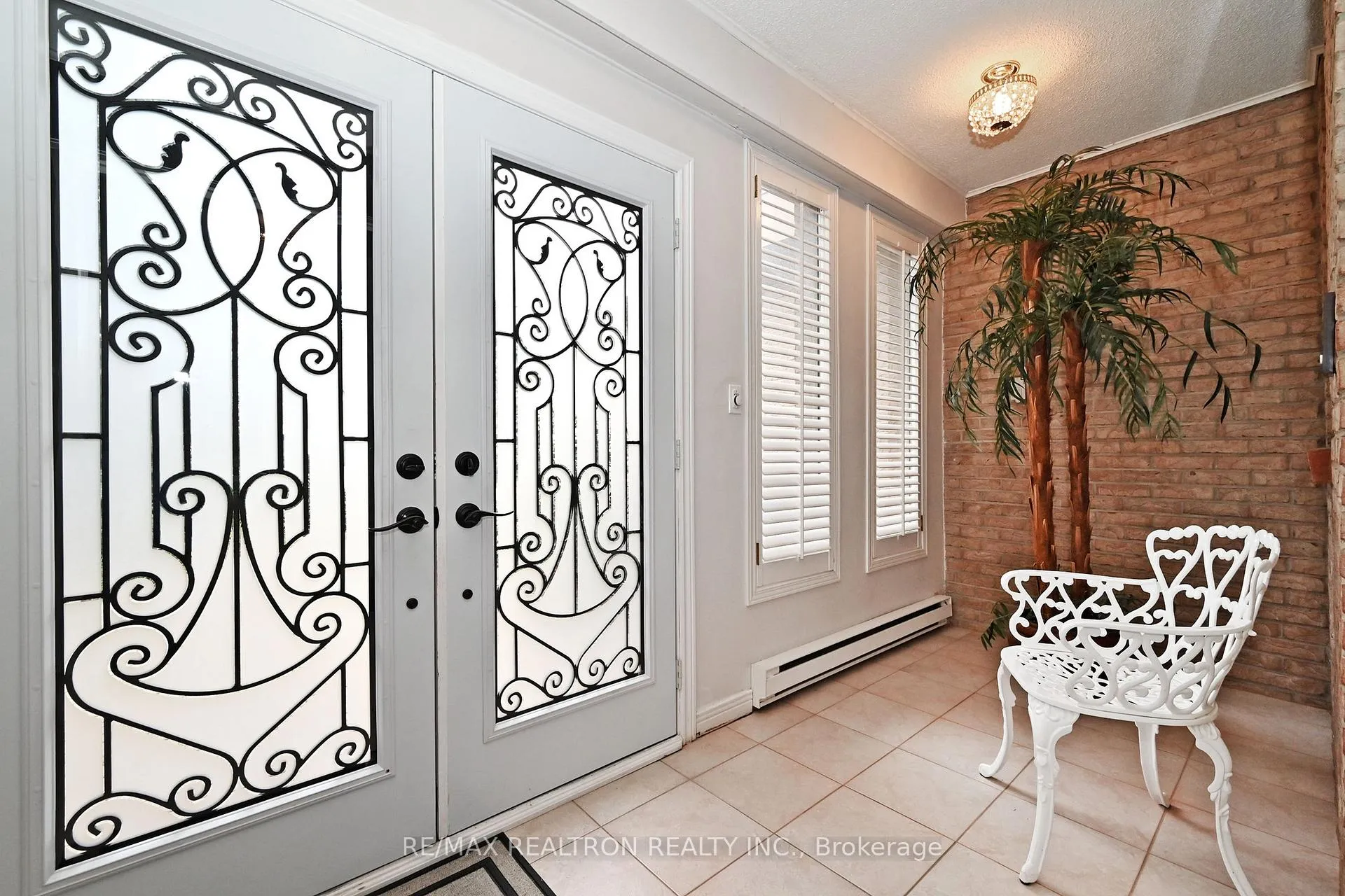 Photo 3 of 3 Whitelaw Court, Markham, Grandview — HOMEH