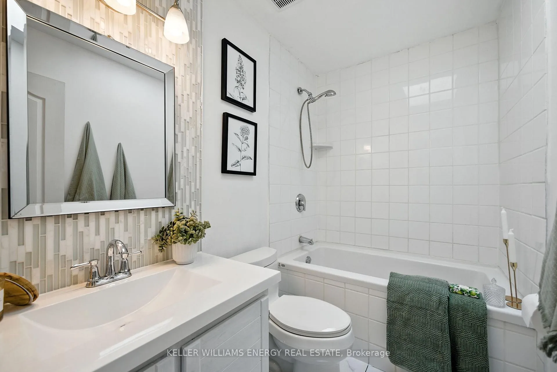 Photo 24 of 70 Hart Boulevard, Clarington, Newcastle — HOMEH