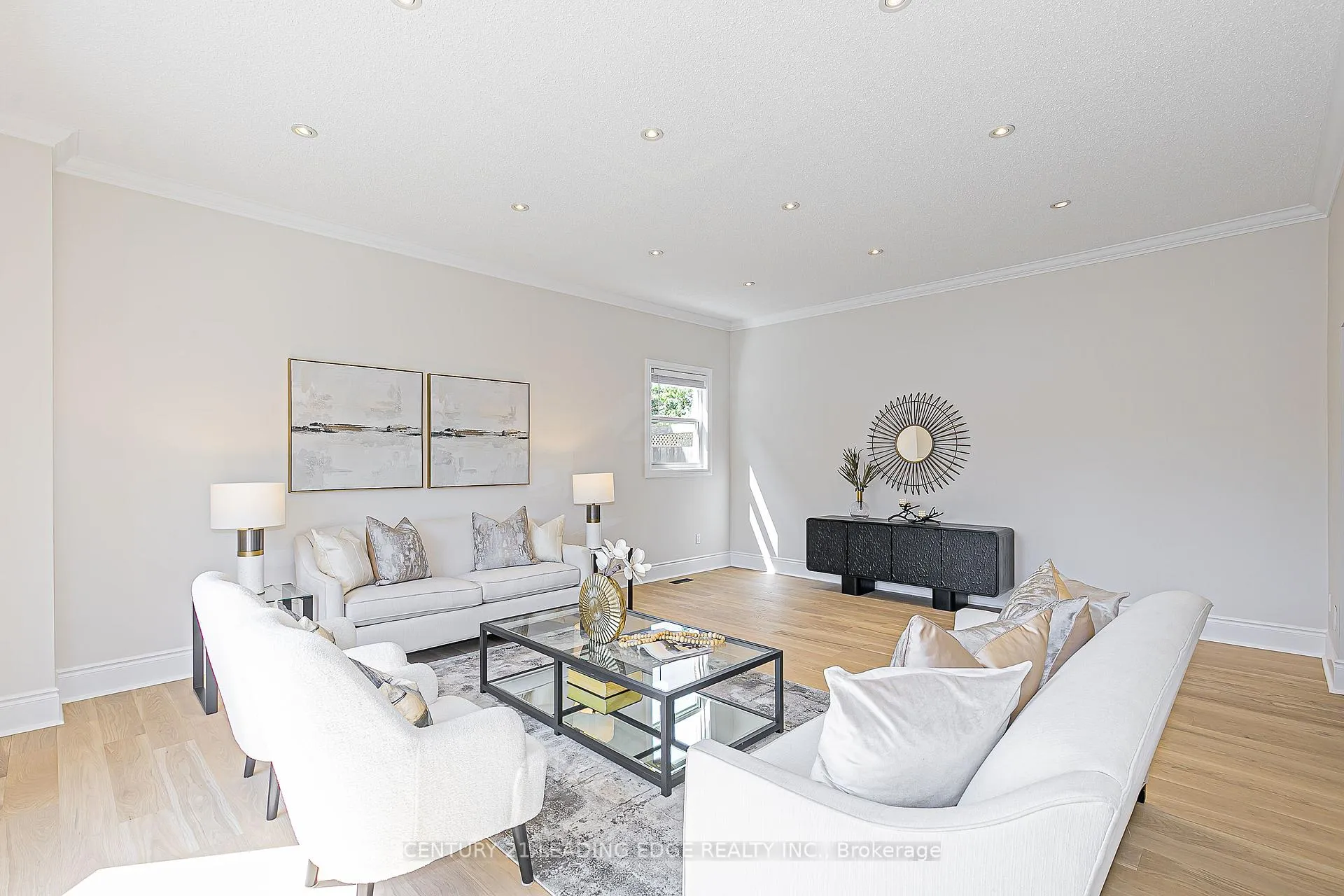 Photo 5 of 2 Homestead Court, Markham, Bullock — HOMEH