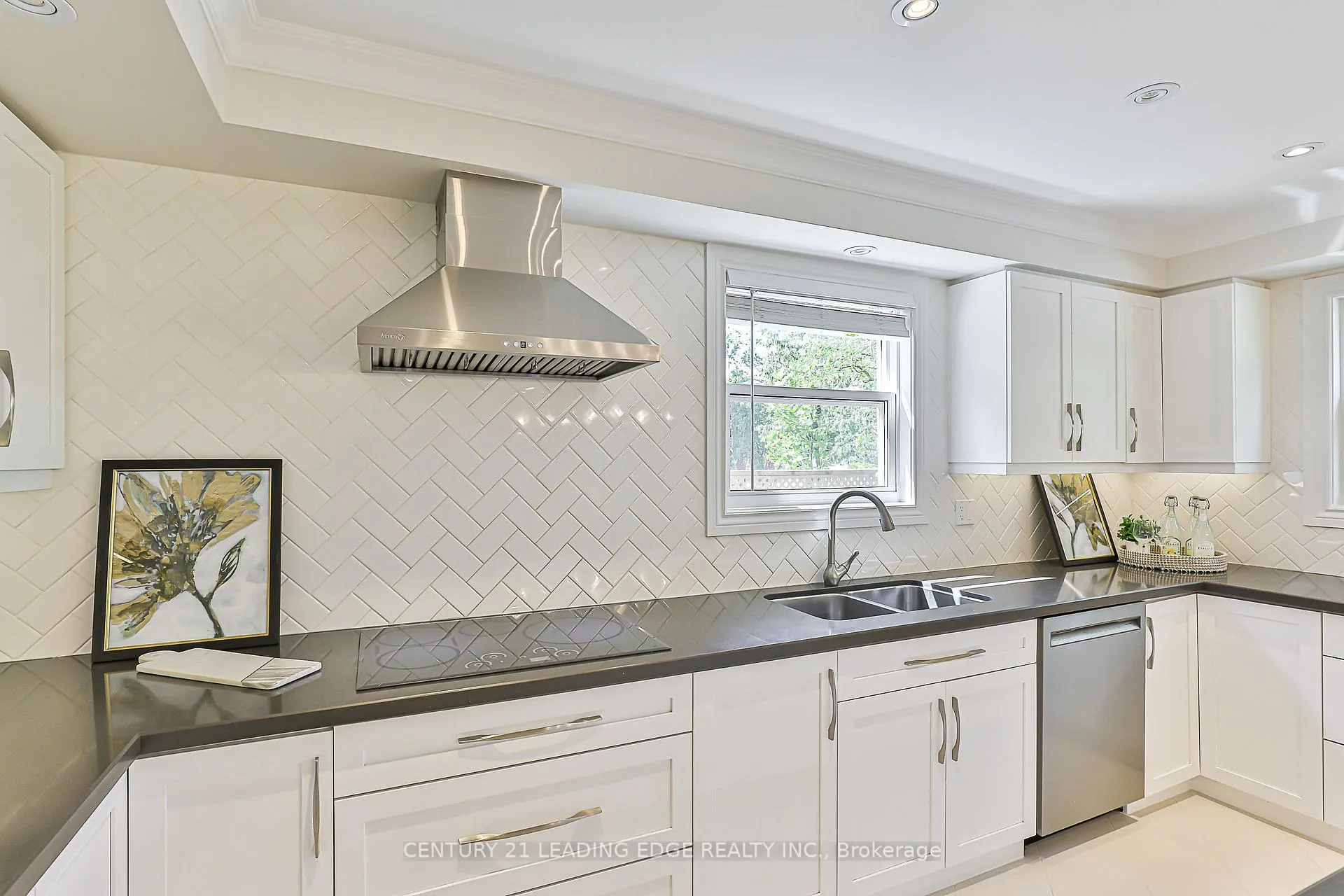 Photo 11 of 2 Homestead Court, Markham, Bullock — HOMEH