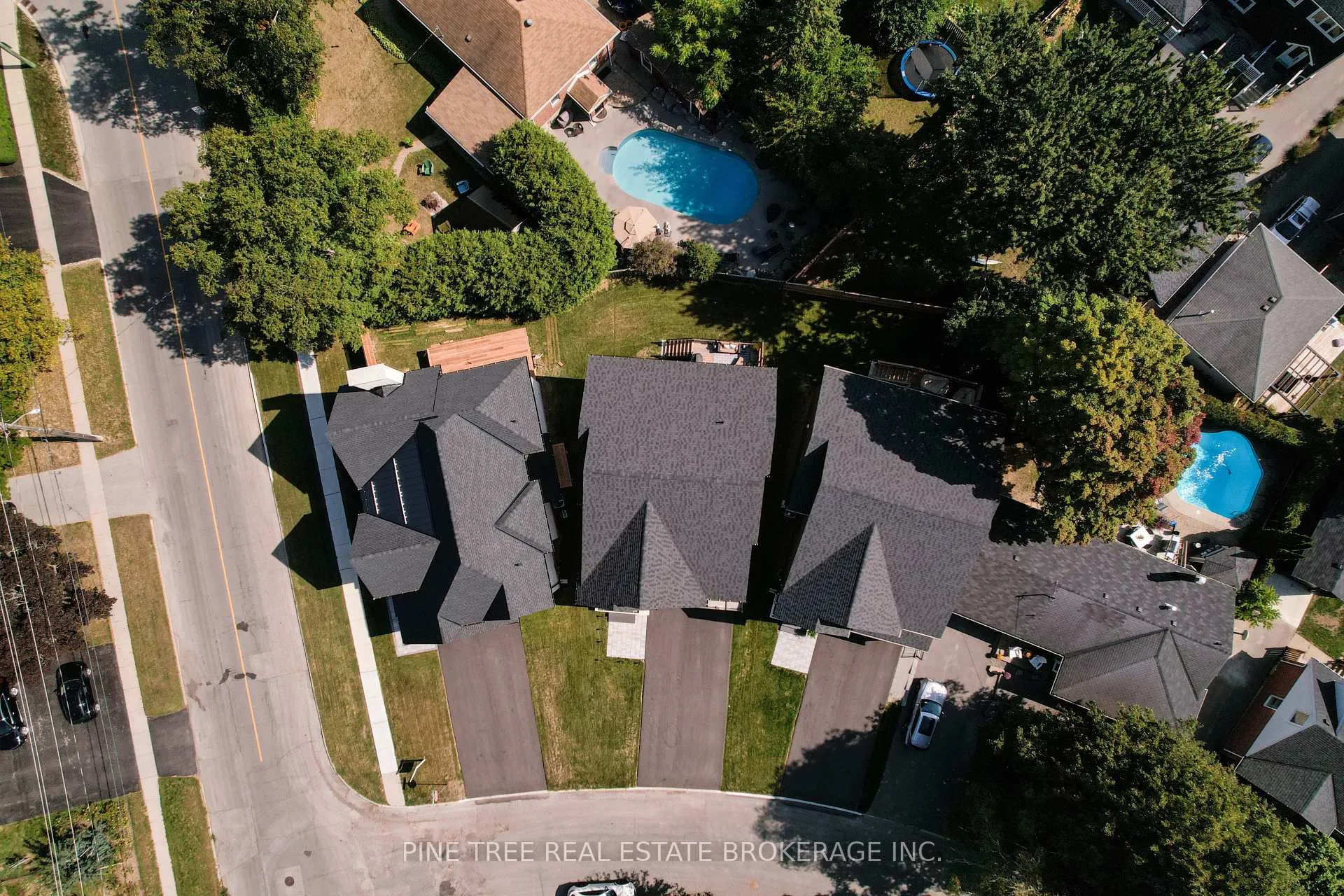 Photo 2 of 271 Codrington Street, Barrie, Codrington — HOMEH