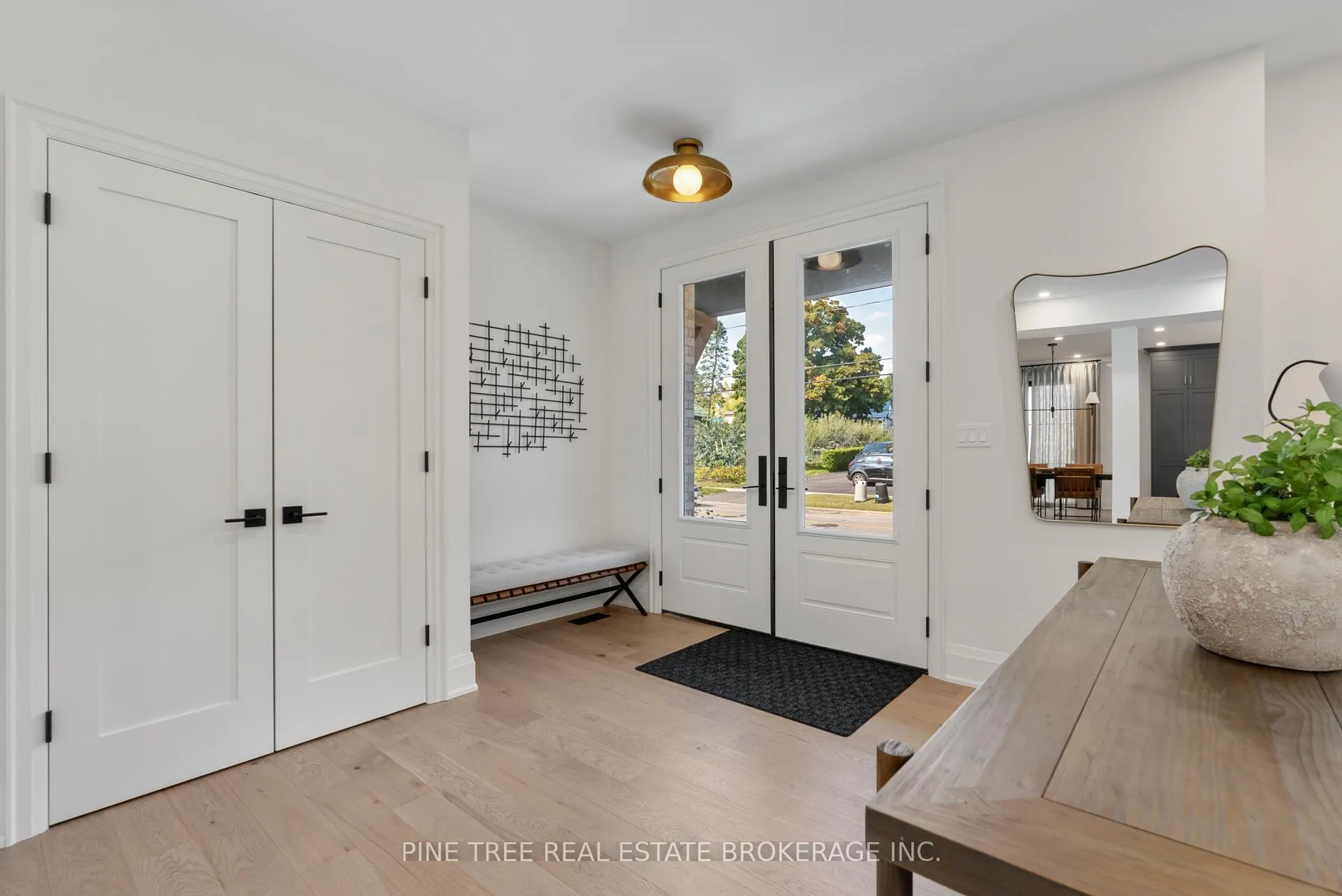 Photo 3 of 271 Codrington Street, Barrie, Codrington — HOMEH