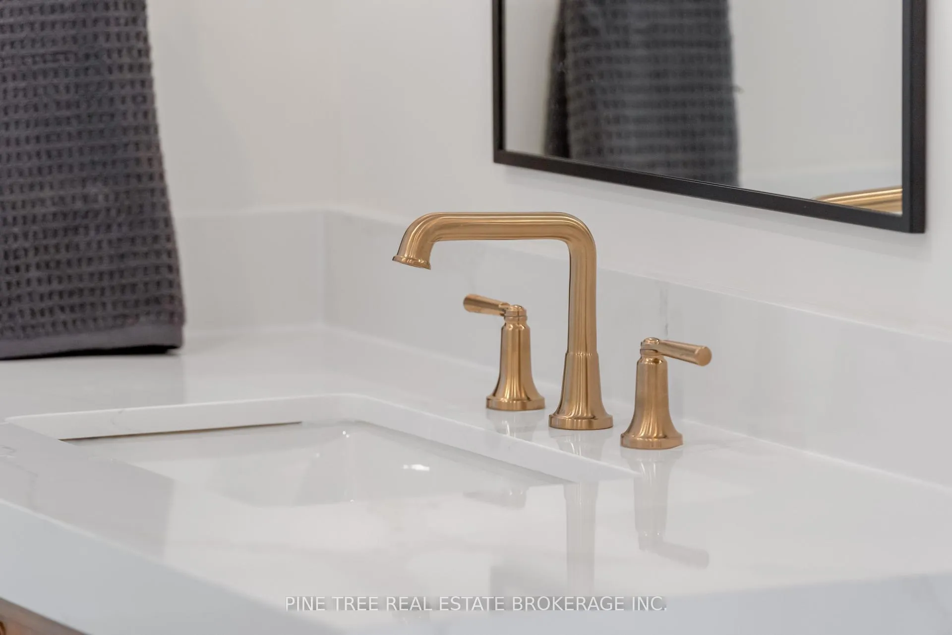 Photo 34 of 271 Codrington Street, Barrie, Codrington — HOMEH
