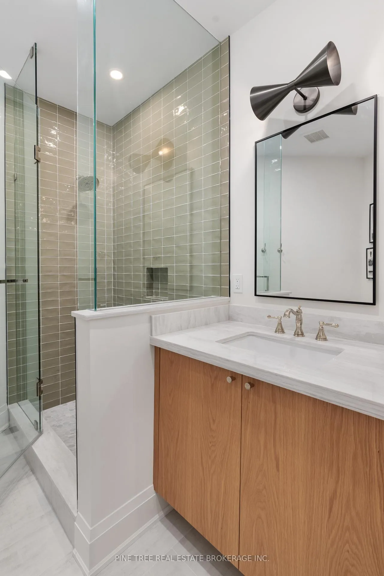 Photo 38 of 271 Codrington Street, Barrie, Codrington — HOMEH