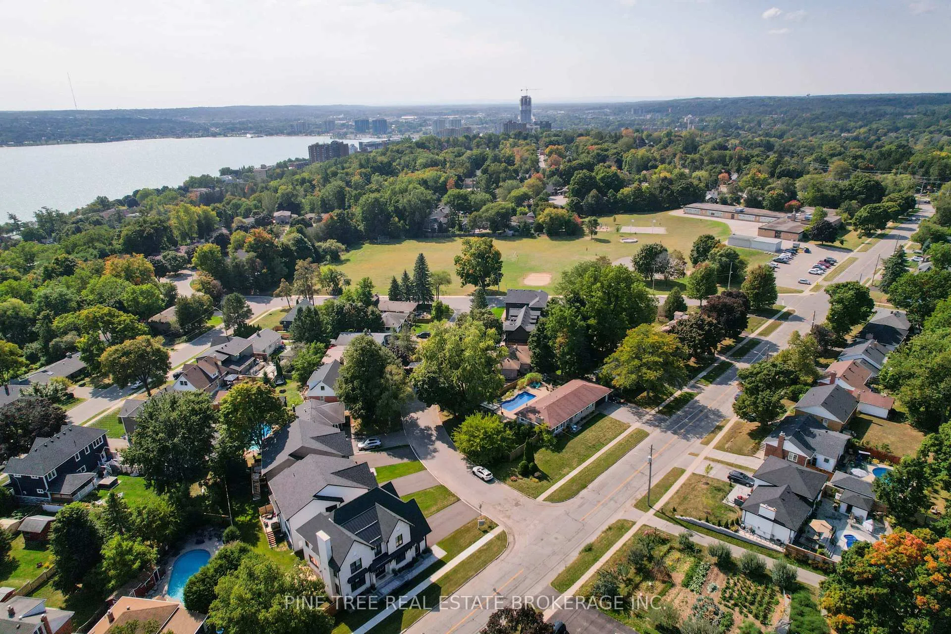 Photo 44 of 271 Codrington Street, Barrie, Codrington — HOMEH