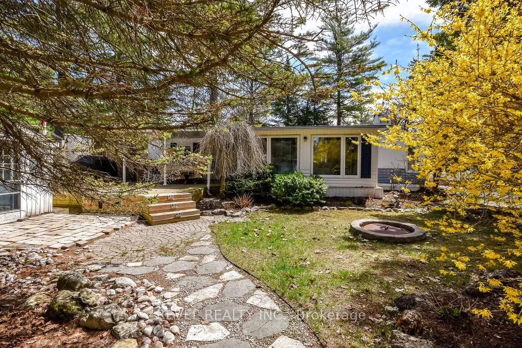 Photo 4 of Unit 224, 85 Theme Park Drive N, Wasaga Beach — HOMEH