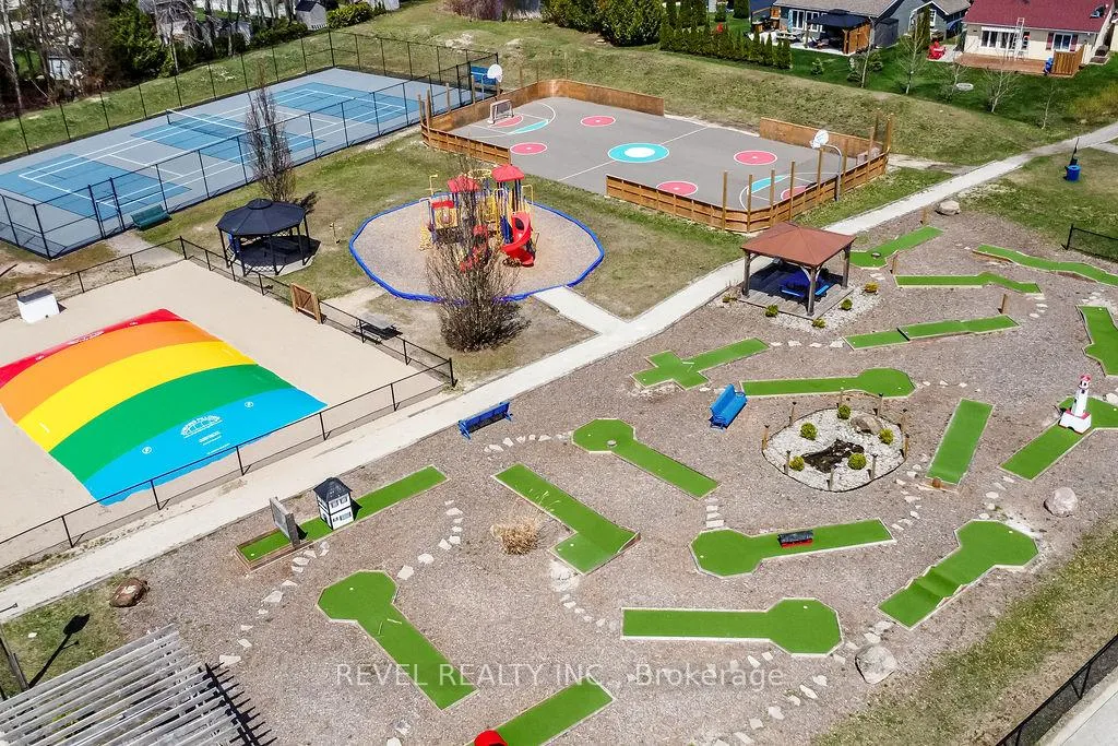 Photo 33 of Unit 224, 85 Theme Park Drive N, Wasaga Beach — HOMEH